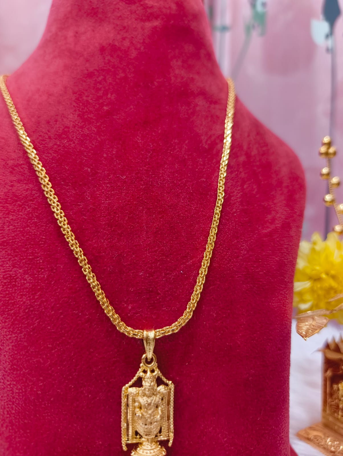 Panchaloham short chain with lord Venkateshwara swami dollor