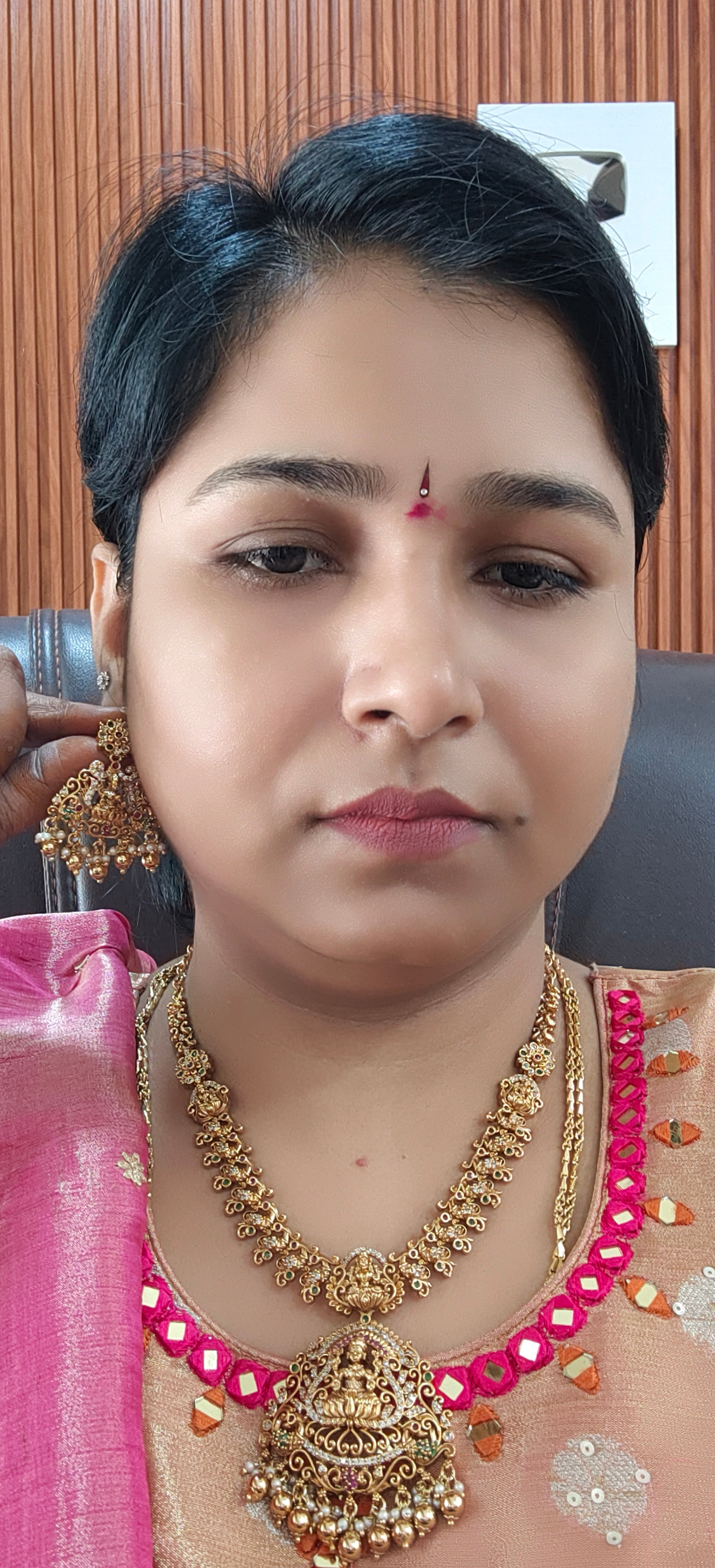 Trending vintage neck set