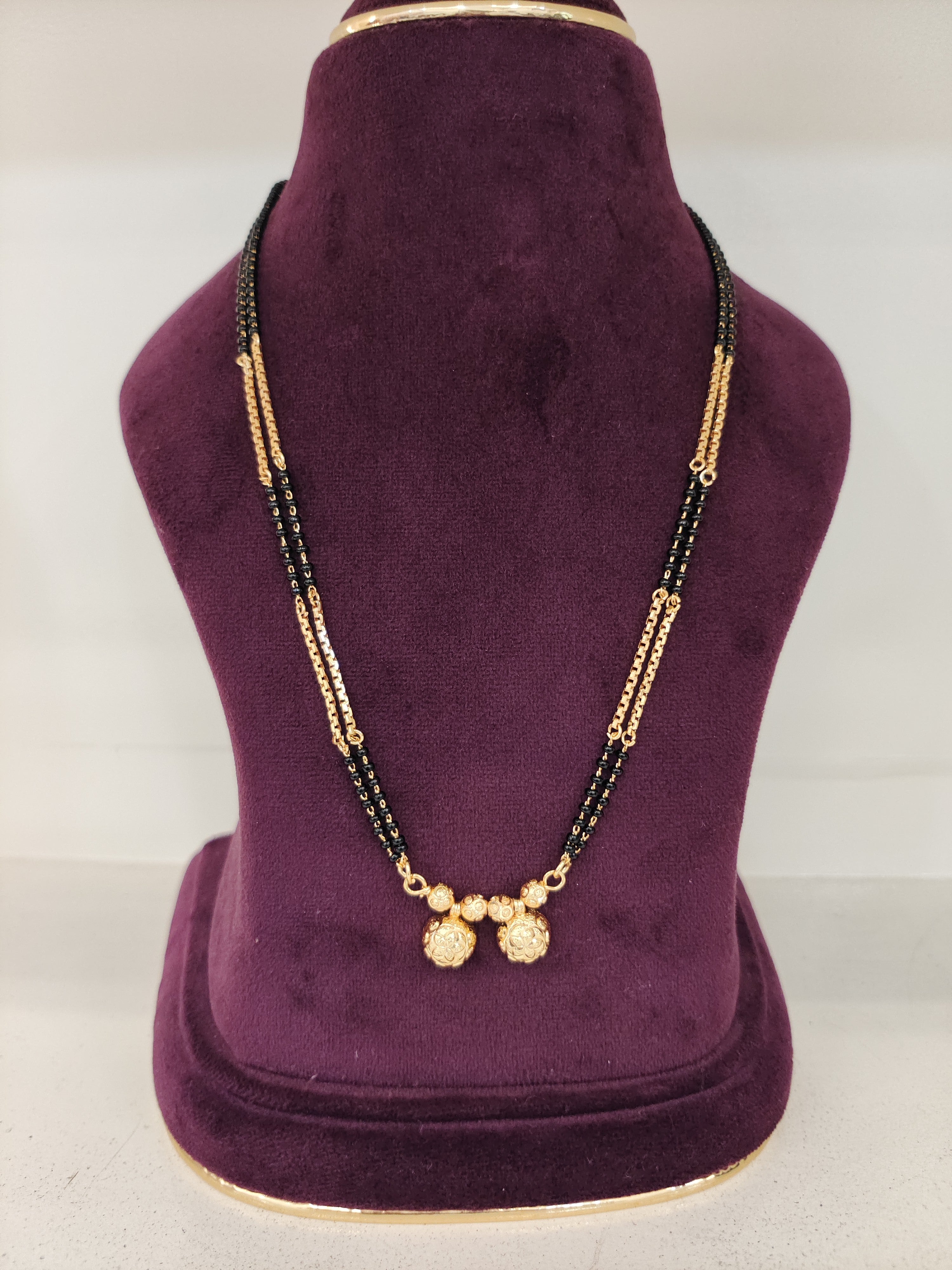 Panchaloham short black beads