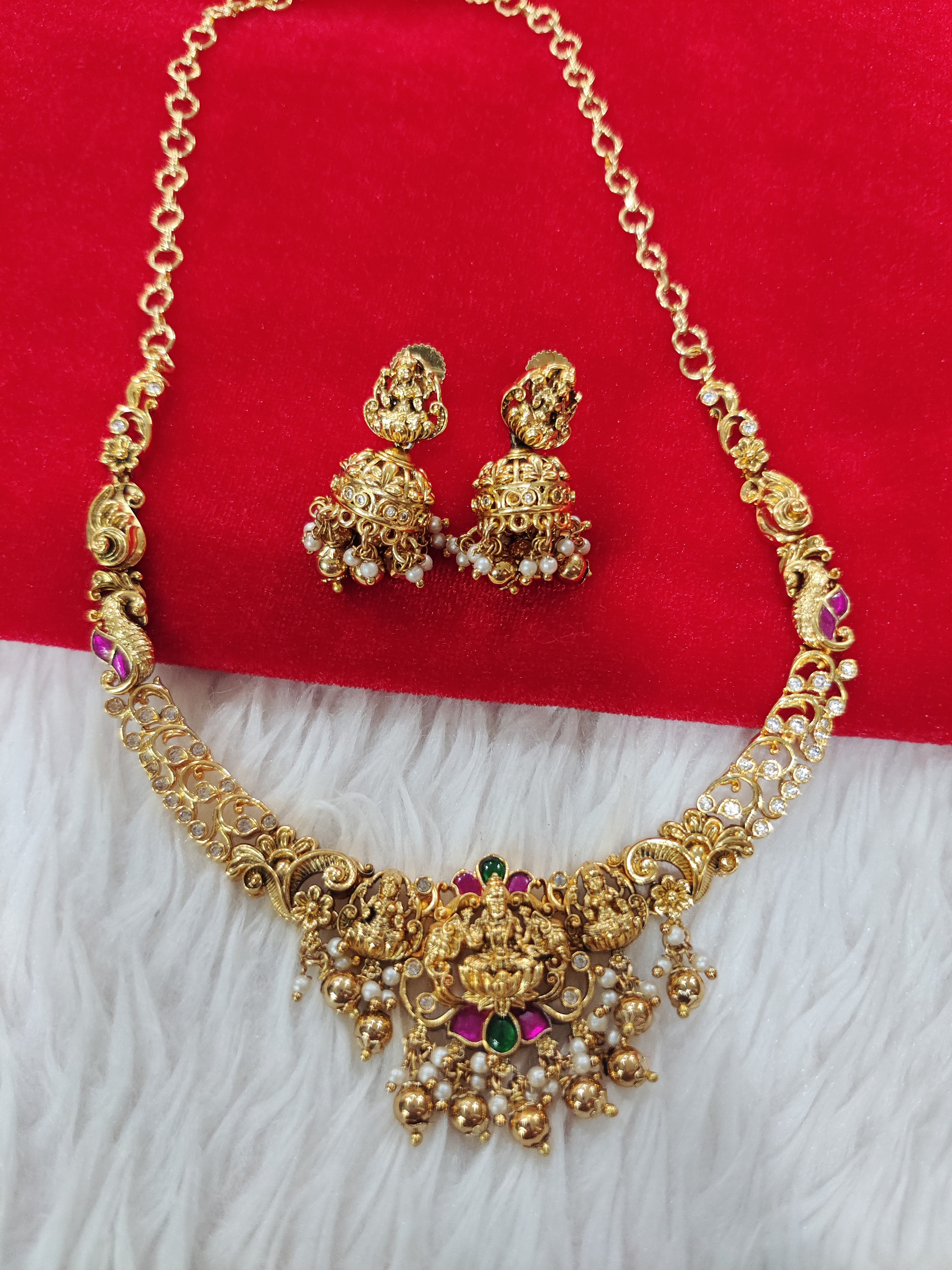 Temple finish kundan work neck set