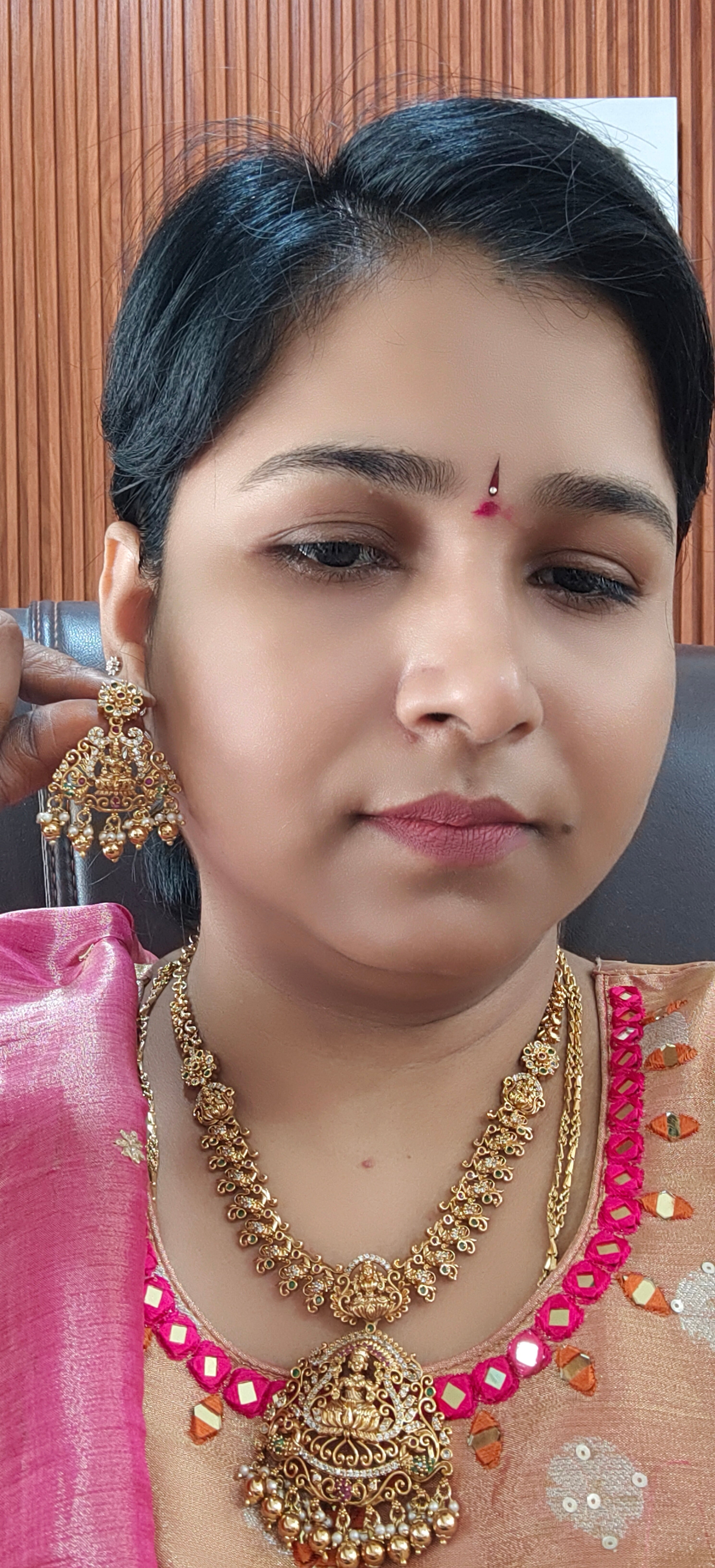 Trending vintage neck set